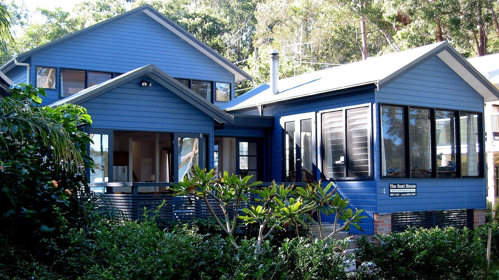 The Boat House - Premium Waterfront position Seachange