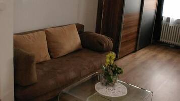 1 bedroom, in-room safe, desk, blackout curtains