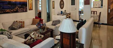 Téléviseur à DEL, chaßne audio