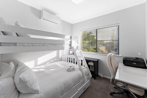 3 habitaciones, tabla de planchar con plancha y wifi gratis 