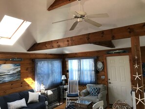 Smart TV, DVD player - Steps To The Beach, May &June 1-25 June 29-July 4th
July 25-Aug1 Aug 8-15 (Yarmouth)