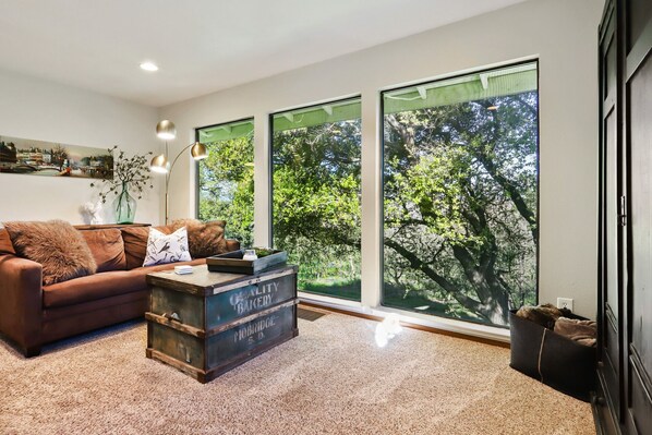 Interior - Come enjoy a relaxing comfortable stay at The Roost<br>Book events spring 2022! (Lockeford)