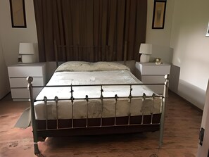 2 bedrooms, in-room safe, iron/ironing board, travel cot