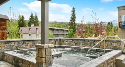 Downtown WP Loft 14 I Hot Tub I Great Views I Bunk Beds I Discounted Attractions
