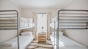 3 bedrooms, free WiFi, bed sheets