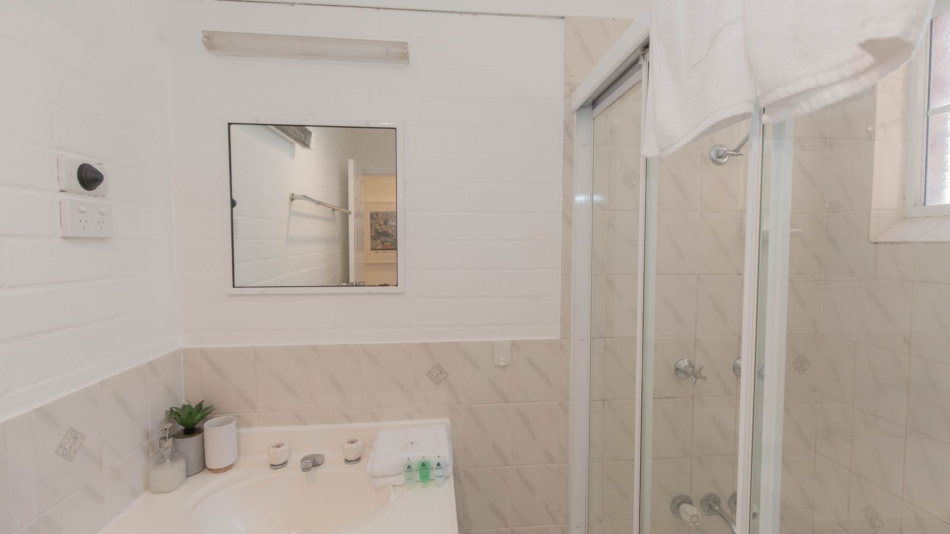 Oberlaken - 2/125 Gippsland Street — image 9