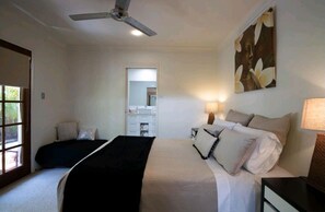 1 chambre, fer et planche à repasser, Wi-Fi, draps fournis