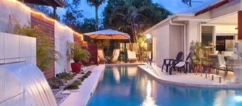 Studio room in luxury Home 5 min from the hussel and bussel of Noosaville  