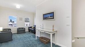 Interior - The Retreat - Perfect Location (Port Fairy)