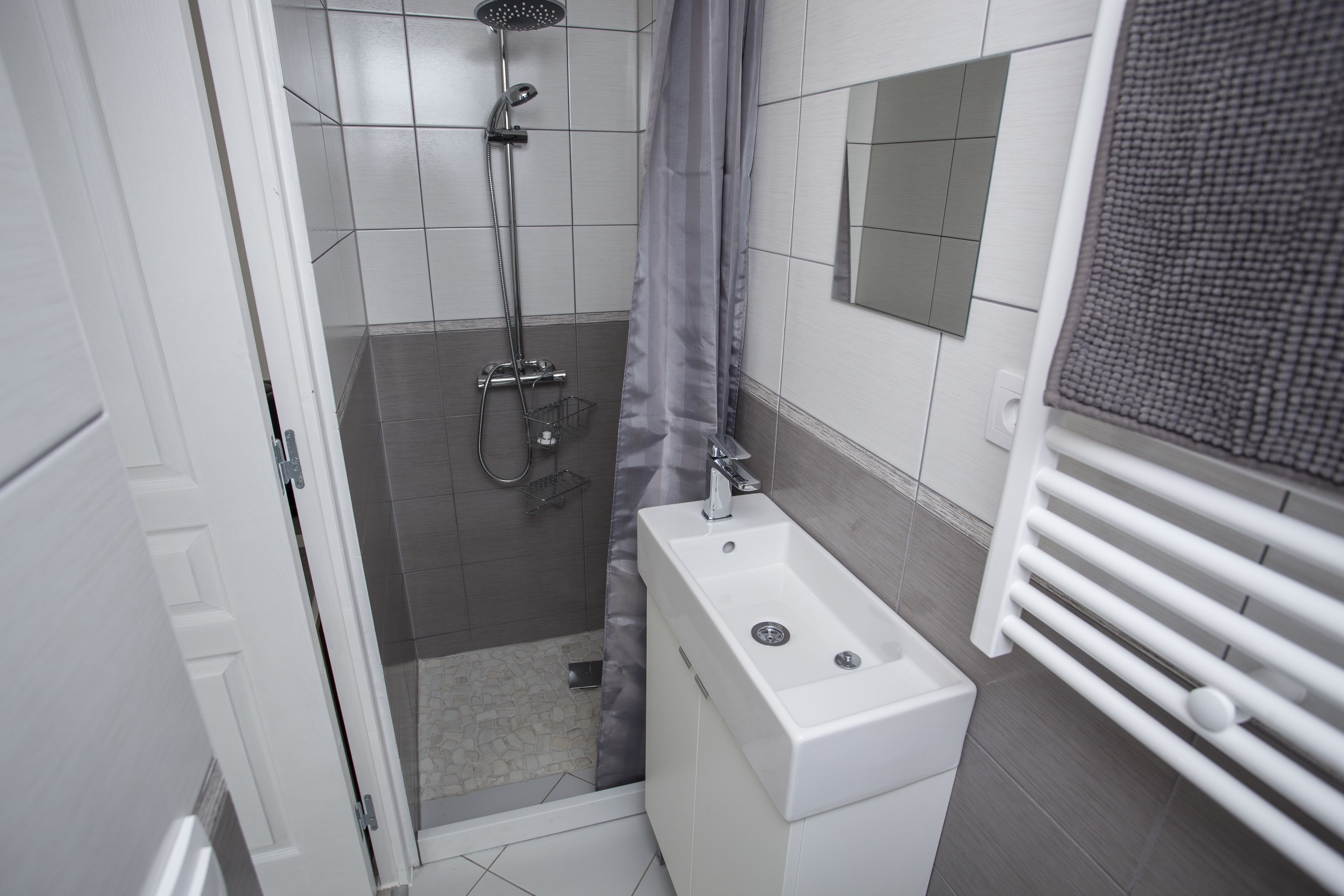 Bathroom shower