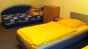 Apartemen Standar | 2 kamar tidur, brankas, meja kerja, dan setrika/meja setrika