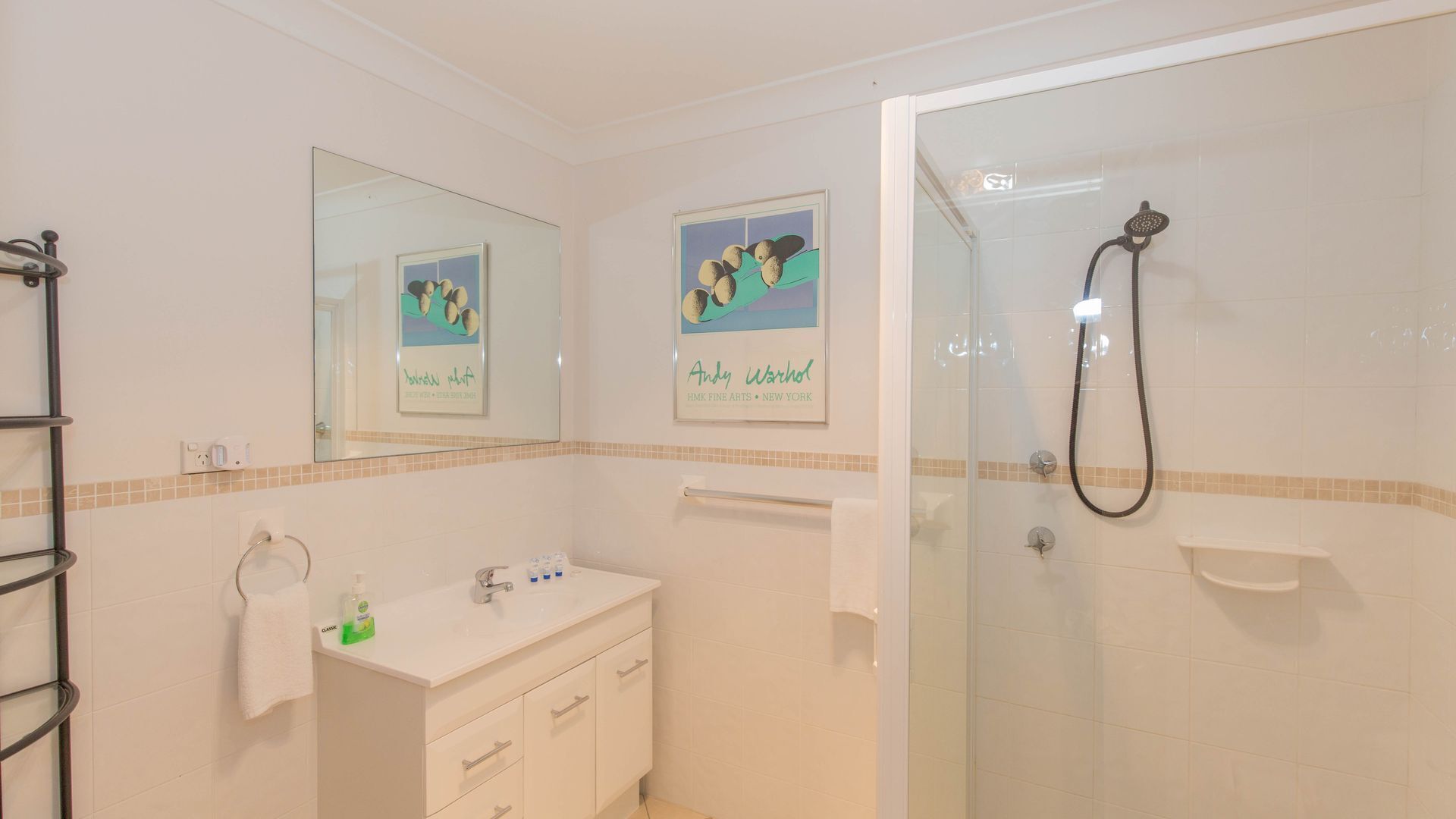 Pentagon - 2/65 Gippsland Street — image 11