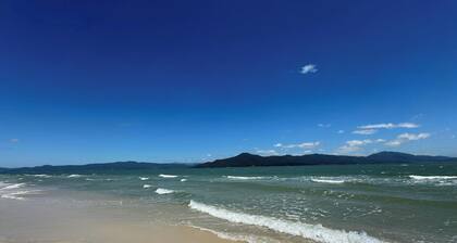 Encanto na Praia da Daniela \- Florianópolis \- SC