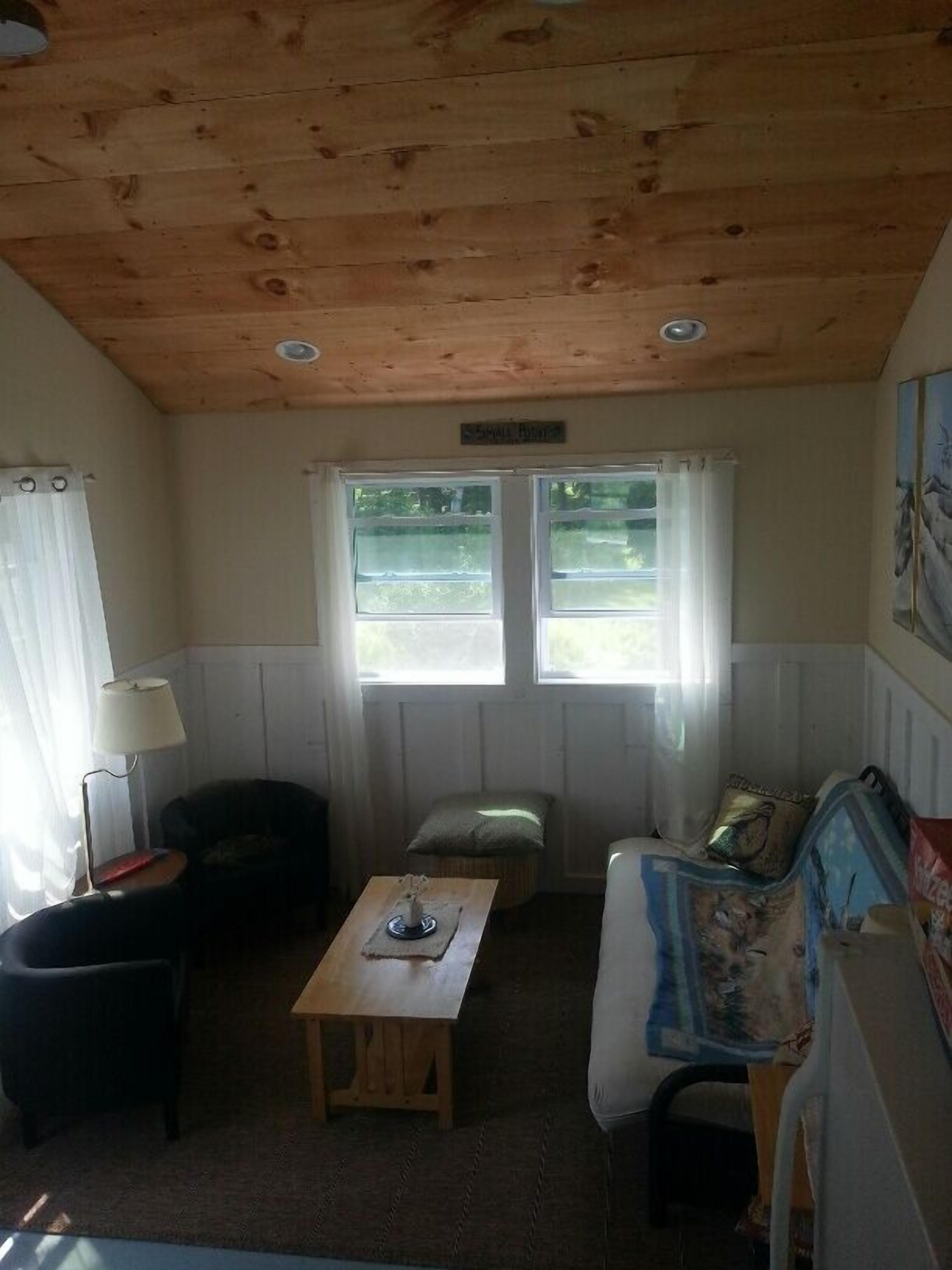 Cottage with Bunkhouse.  Spacious yard with privacy.  Close to Head Beach