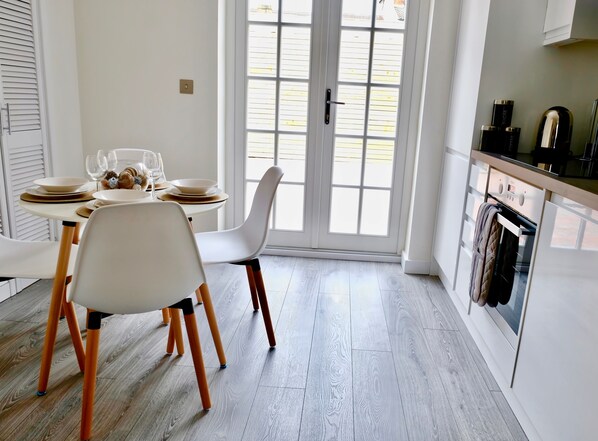 Dining - Derbyshire House (St Albans)