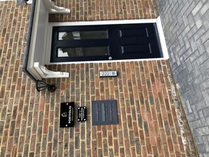 Property entrance - Derbyshire House (St Albans)