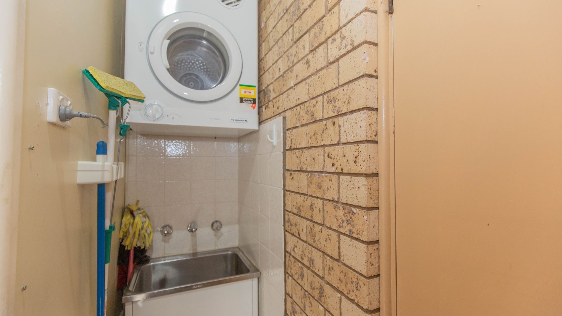 Clearview -2/8 Bogong Street — image 3