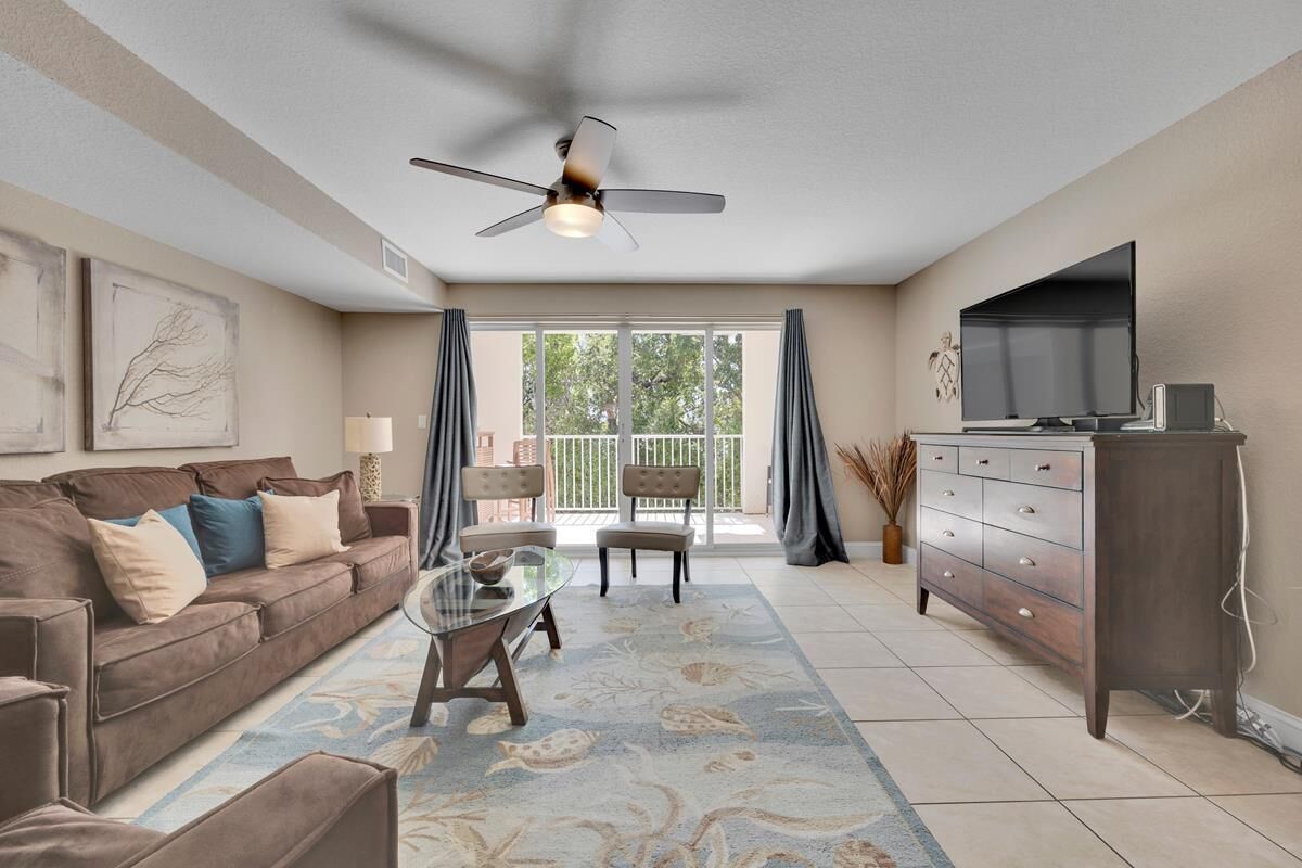3BR/3.5BA Mariner's Club Townhouse 711 with Oasis Pool, Marina, Game Room & More