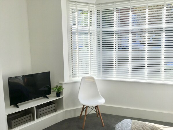 Tabla de planchar con plancha, cuna de viaje y wifi gratis