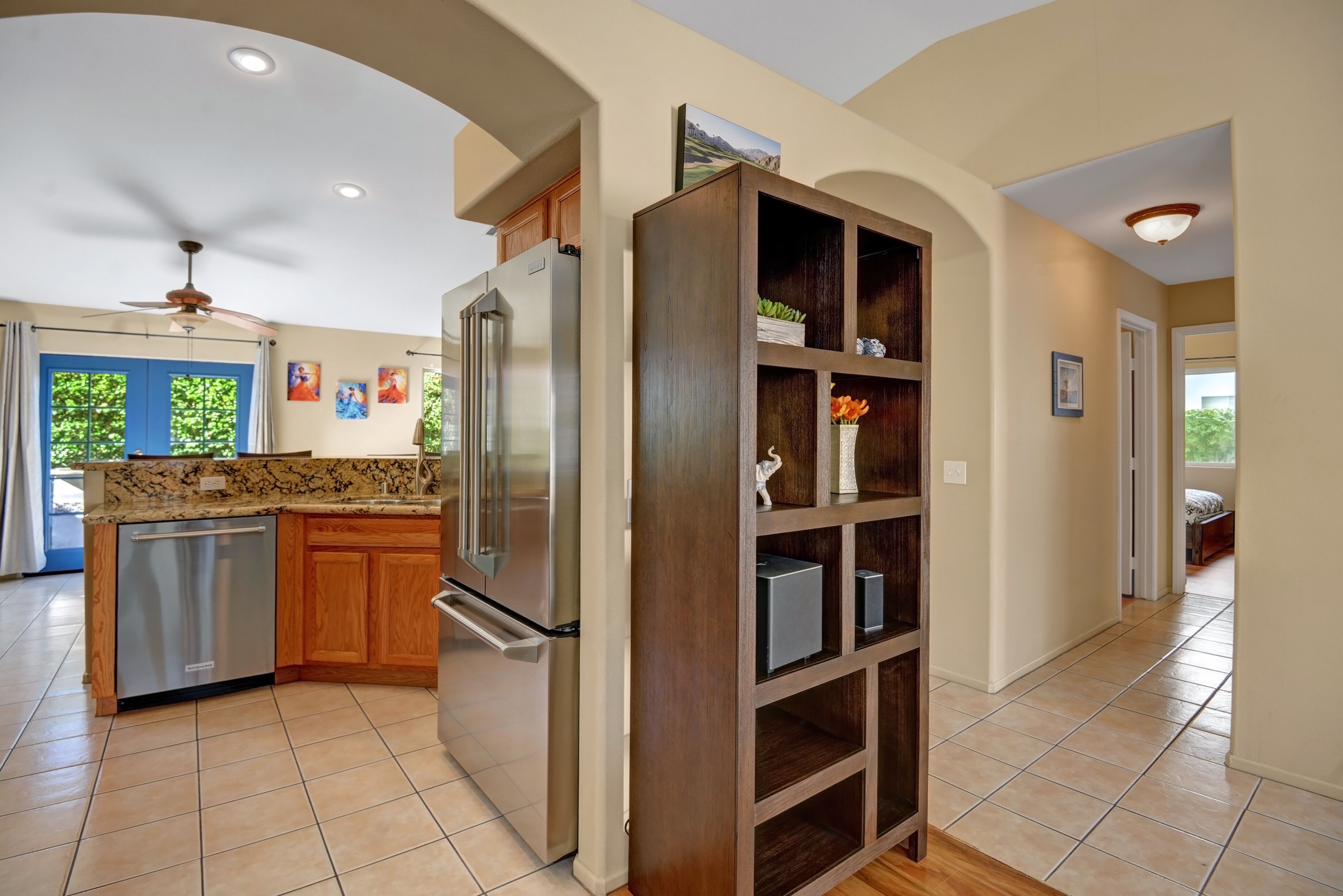 Desert retreat with spectacular Mountain Views, Spacious Pool, and Backyard.