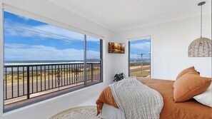 4 bedrooms, WiFi, bed sheets