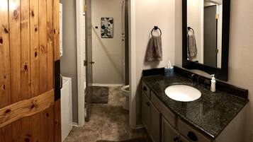 Towels, shampoo, toilet paper