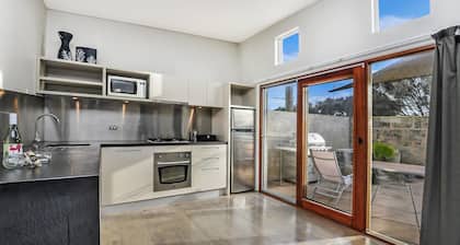 Hearns Beachside Villa 1