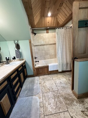 Douche, serviettes fournies