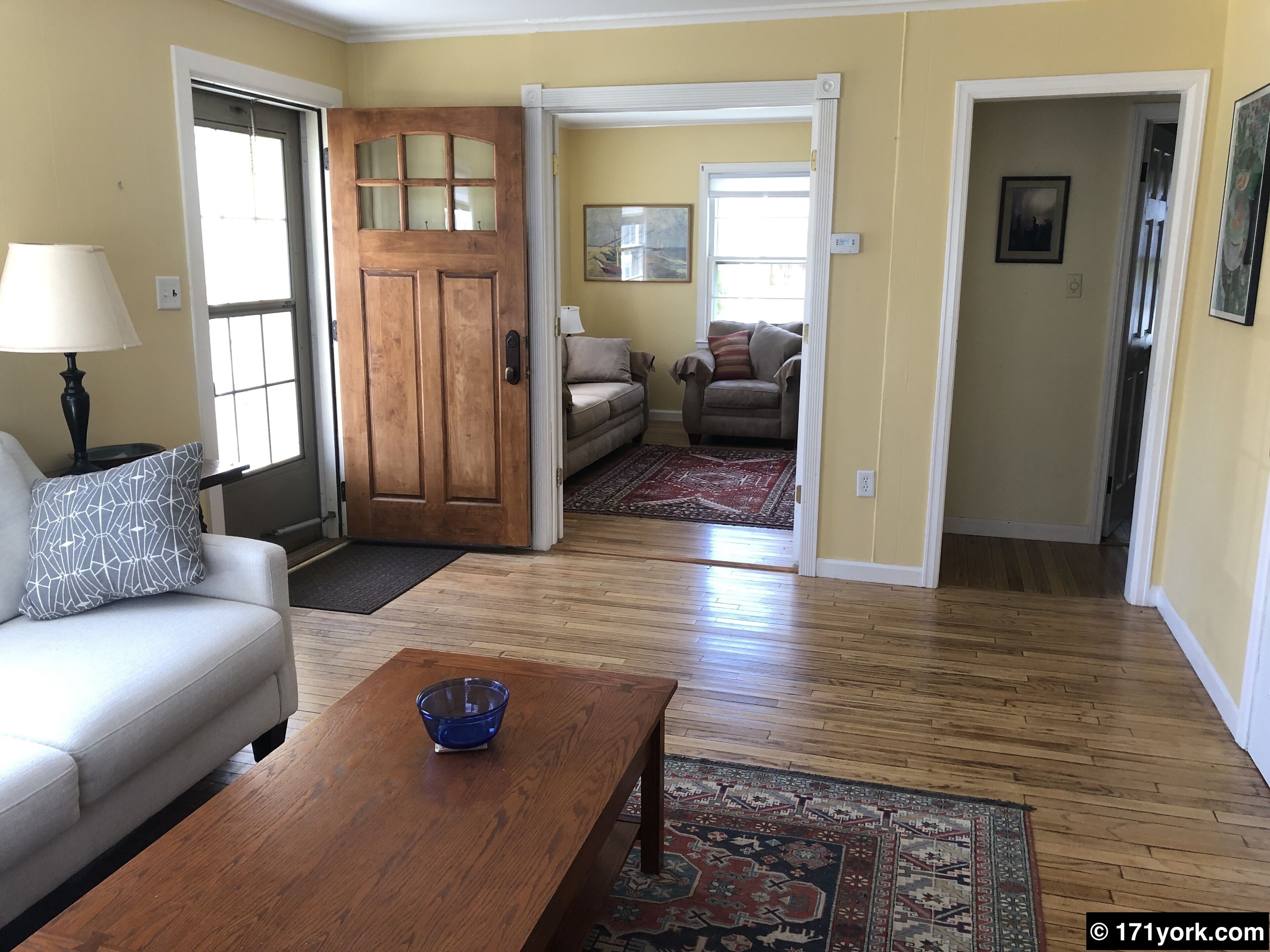 Track Rental - Charming In-Town Eastside Cape