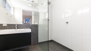 Dusche, kostenlose Toilettenartikel