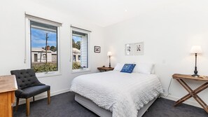 3 bedrooms, bed sheets