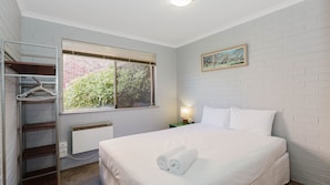 3 bedrooms, free WiFi, bed sheets