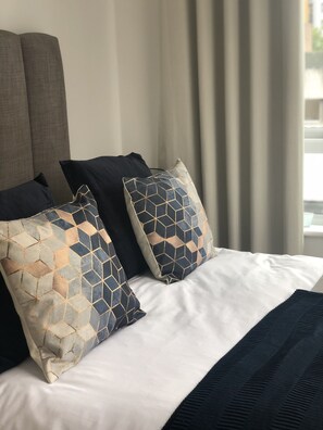 2 habitaciones, decoración personalizada y muebles diferentes