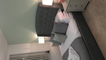 Apartment, 2 Double Beds, Non Smoking | 2 bedrooms, individually decorated, individually furnished