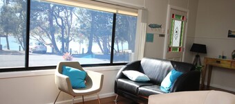 Aqua Cottage - lakefront cottage with easy access to the beach