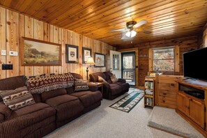 Smart-TV, Kamin, DVD-Player, Tischfußball