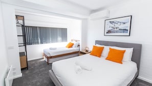 4 camere, Wi-Fi gratuito, lenzuola