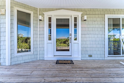 Relaxing Home Away from Home! Pets, Private Pool, Steps to Beach- a rare find!