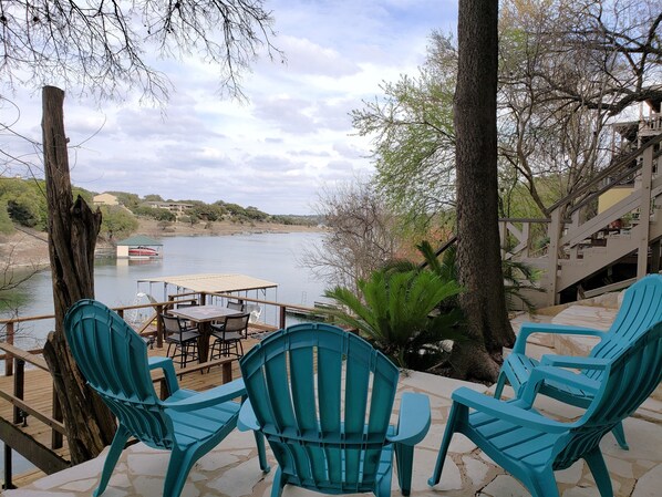 Outdoor dining - 5 bedroom/4 bath TH, with private boat dock on Lake Travis in Point Venture (Point Venture)