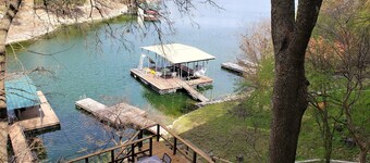 5 bedroom/4 bath TH, with private boat dock on Lake Travis in Point Venture