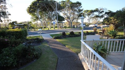 Aqua View - cozy villa opposite the lake