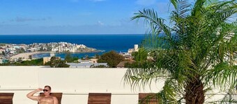 Studio 10  Bondi, roof top pool,  walk to beach, air con, restaurants 2 mins