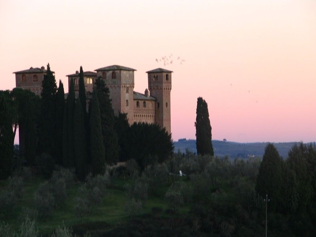 Apartment In The Medieval Castello Delle Quattro Torra Near Historic Siena