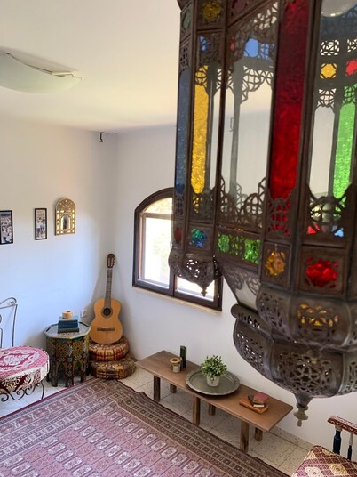 Charming Townhouse w/ View of Temple Mount.  20% DISCOUNT for 28+ night stay.