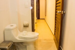 Villa | Bathroom