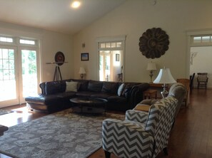 TV, fireplace, DVD player