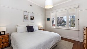 3 bedrooms, WiFi, bed sheets