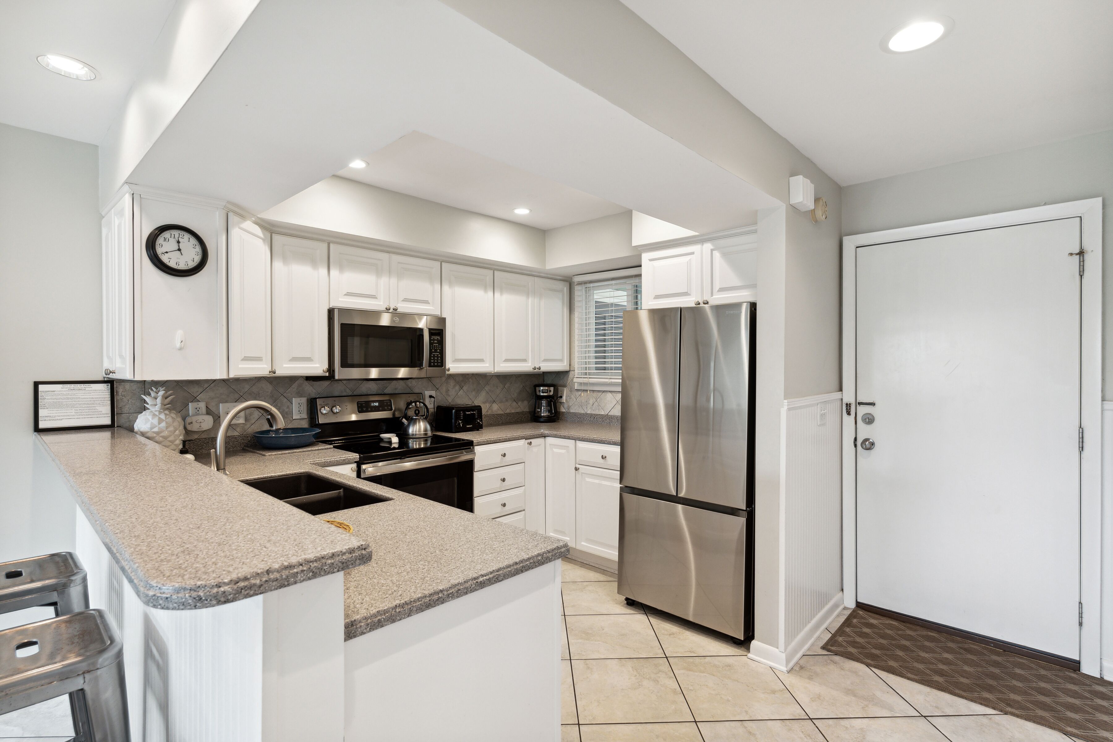 Mariners Walk 10E in Wild Dunes- Ocean front 3 bedroom villa Isle of Palms with community pool. 