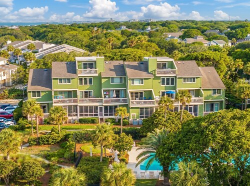 Mariners Walk 10E in Wild Dunes- Ocean front 3 bedroom villa Isle of Palms with community pool.
