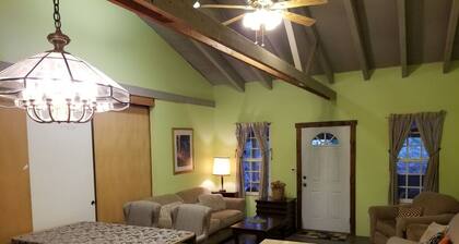 Cabaña Familiar en Valle de Guadalupe 23+ Camas/ 2 Baños a 10min de Viñedos